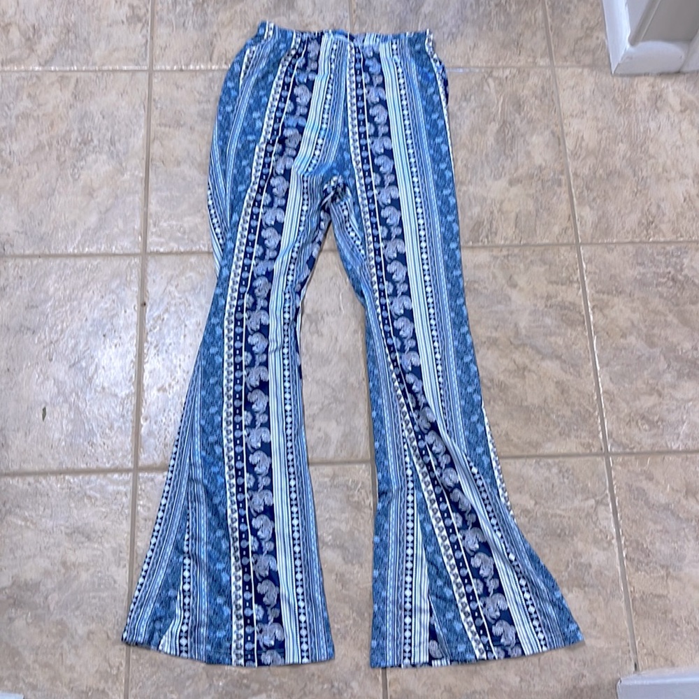 Cute pattern flare pants
